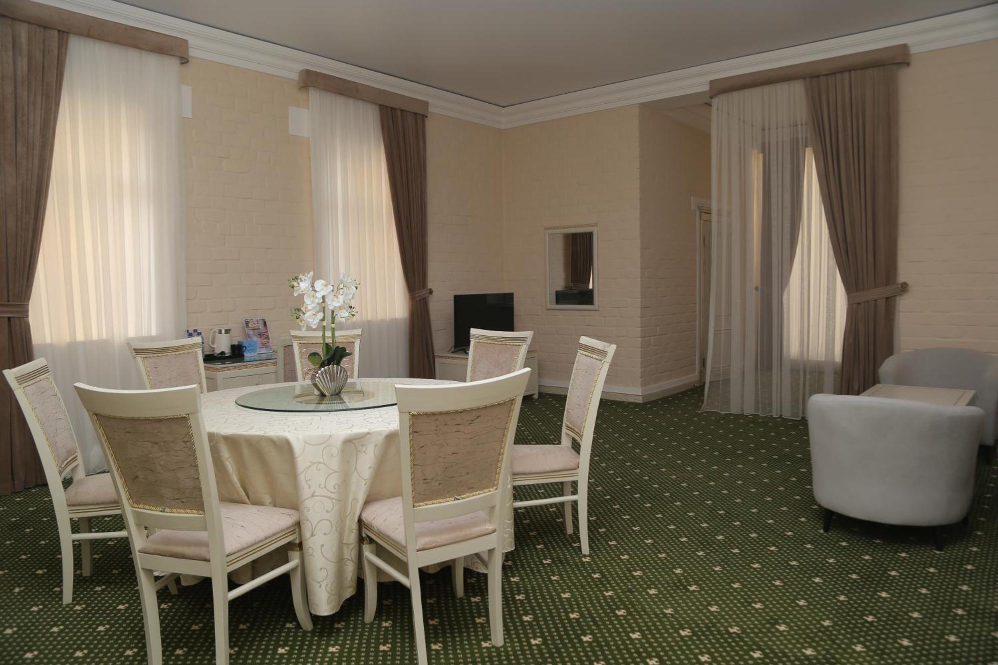 Bek Plus Hotel Takchilik Zewnętrze zdjęcie