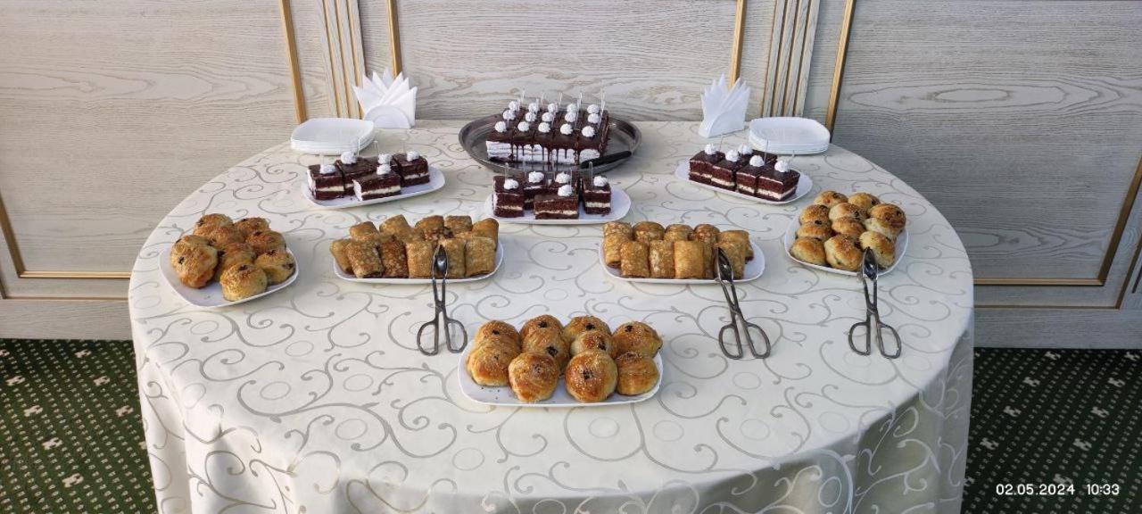 Bek Plus Hotel Takchilik Zewnętrze zdjęcie